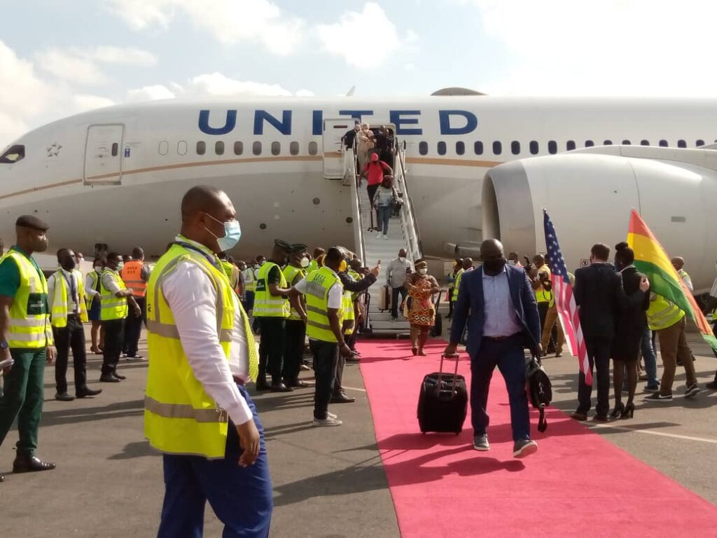 Ghanaian Woman Gives Birth to Baby Boy on United Airlines Flight from Ghana to U.S.
